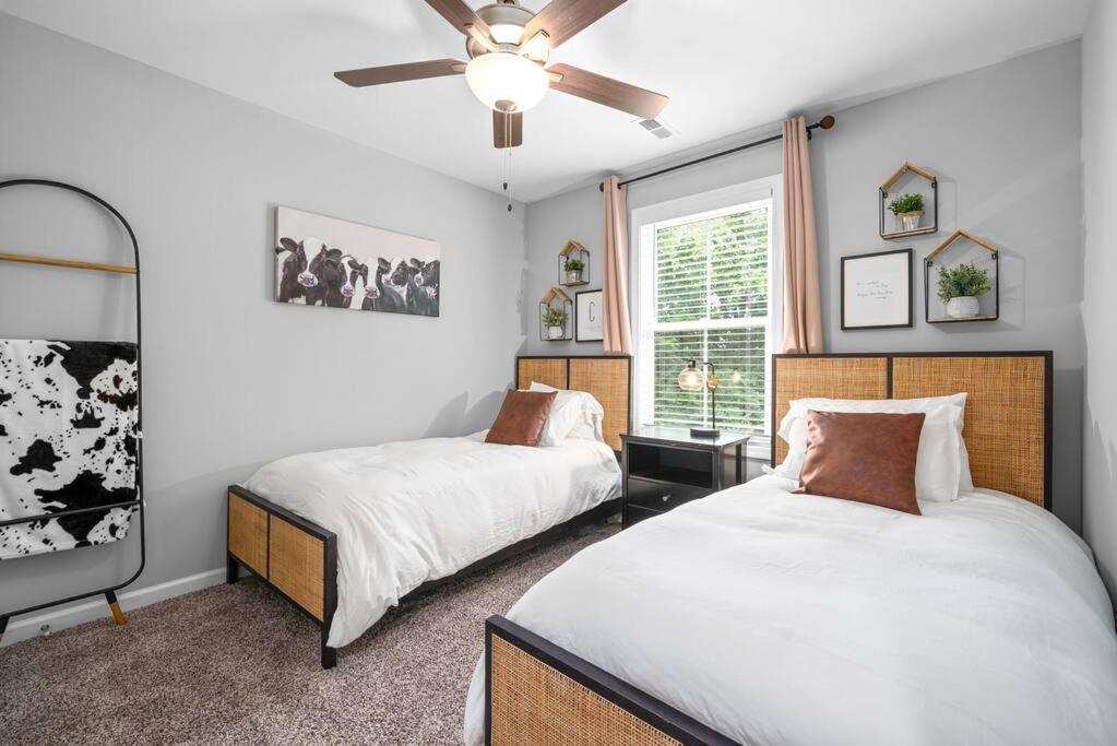 One-Of-A-Kind Smart, Cookie Themed Home For Up To 6 Clarksville Zewnętrze zdjęcie