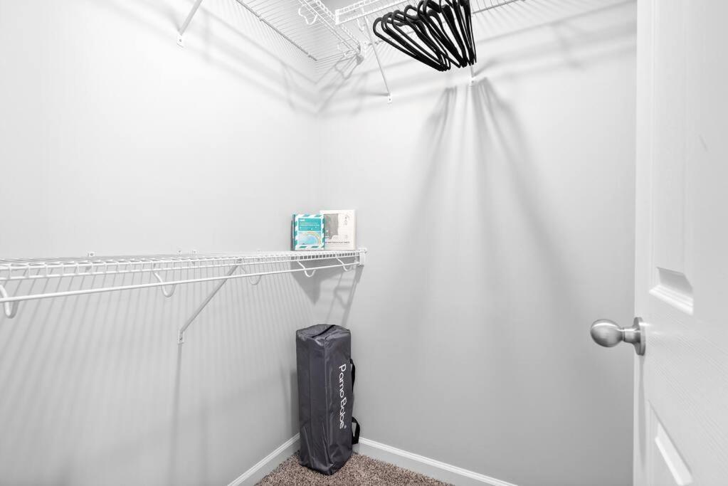 One-Of-A-Kind Smart, Cookie Themed Home For Up To 6 Clarksville Zewnętrze zdjęcie