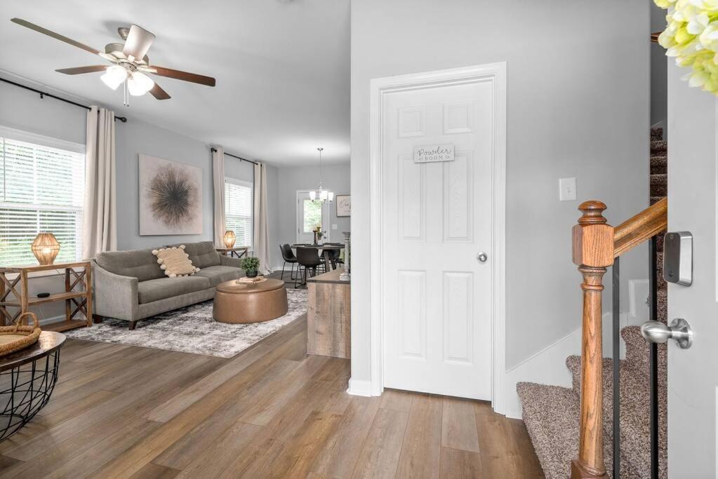 One-Of-A-Kind Smart, Cookie Themed Home For Up To 6 Clarksville Zewnętrze zdjęcie